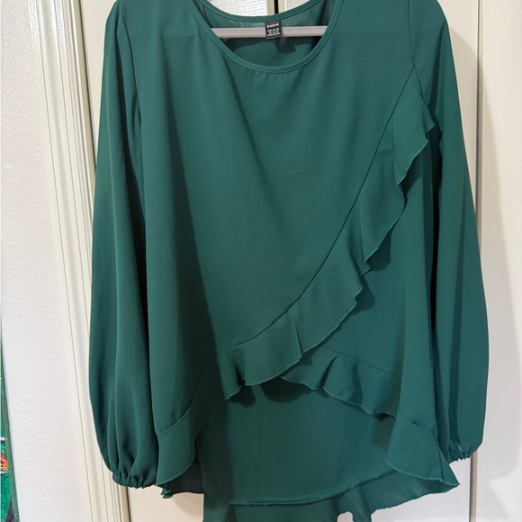 Chic Green Ruffle Blouse - Picture 3 of 3
